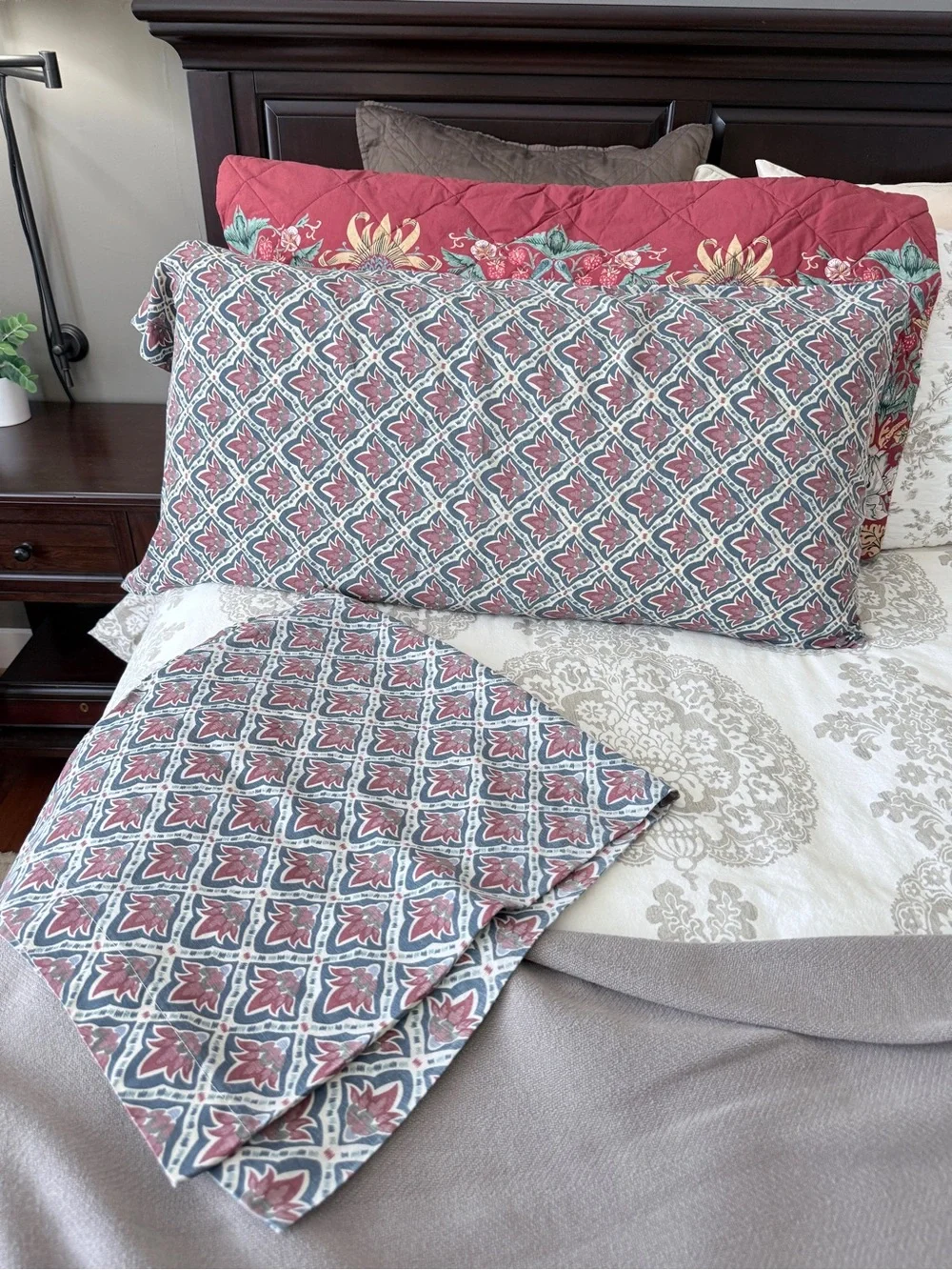 Americana Scallop Print King Pillow Shams Pair